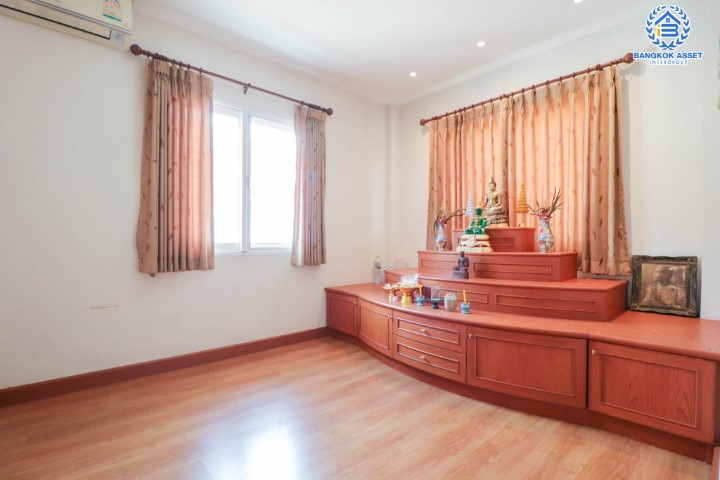 *****บ้านเดี่ยวมือสอง คุณภาพระดับแบรนด์ Q.House ม.คาซ่าวิลล์ ราชพฤกษ์-แจ้งวัฒนะ เนื้อที่กว้างเกือบ 100 ตร.ว. หลังใหญ่ที่สุดในโครงการ! ฟังก์ชัน 3 ห้องนอน 3 ห้องน้ำ จอดรถได้ 2 คัน โครงการตั้งบนทำเลเดินทางสะดวก ติดถนนราชพฤกษ์ ใกล้ทางด่วน "แจ้งวัฒนะ" จองด่วน!